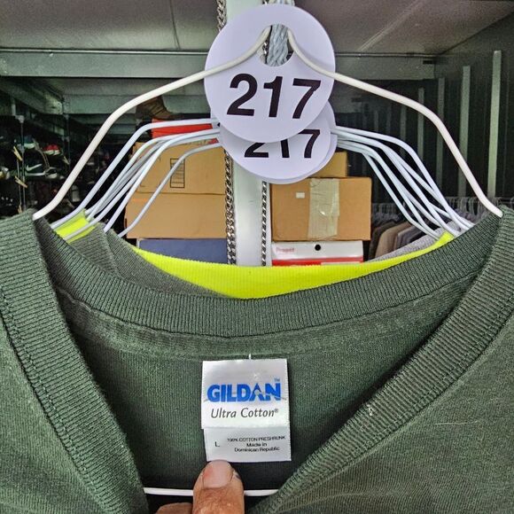 Green Short Sleeve Tee with Graphic Design - Picture 5 of 5